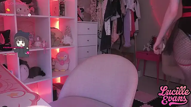 lucille evans online show from 02/26/25, 07:31