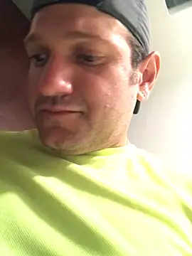 Snapshot of JonJ0 chatting on 10/04/25, 09:18 JonJ0 online show from 10/04/25, 09:18