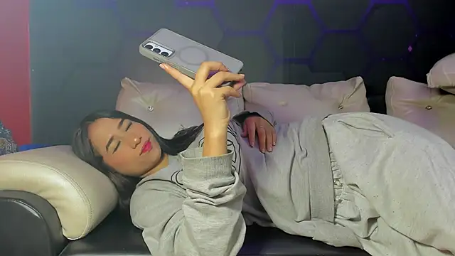 miacam-hot online show from 10/18/25, 11:33