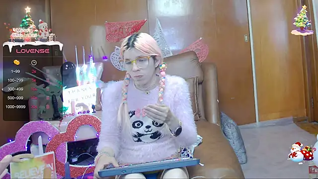 Skinygirl online show from 02/27/25, 11:59