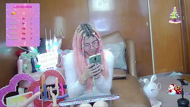 Skinygirl online show from 10/21/25, 11:05