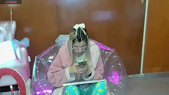 Skinygirl online show from 03/17/26, 12:15