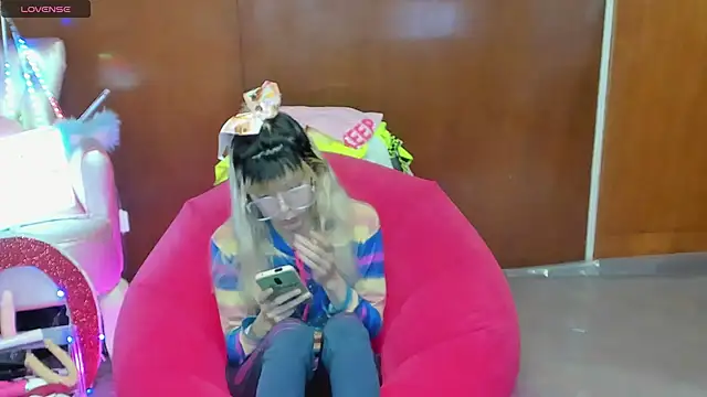 Skinygirl online show from 04/04/26, 11:13