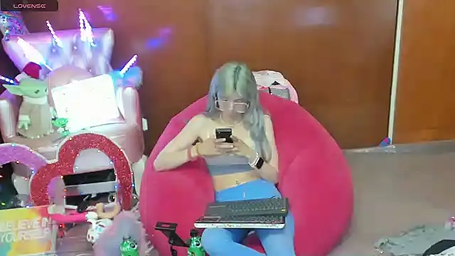Skinygirl online show from 05/06/26, 09:53
