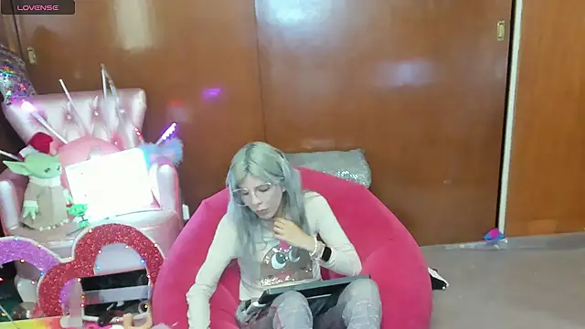 Skinygirl online show from 05/09/26, 12:05