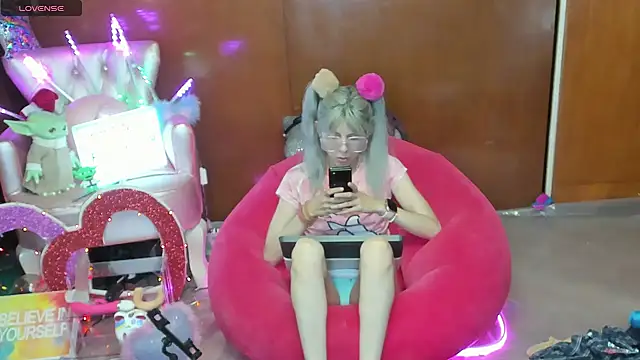 Skinygirl online show from 05/14/26, 11:44