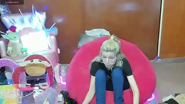 Skinygirl online show from 06/02/26, 11:29