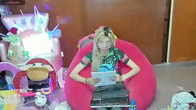 Snapshot of Skinygirl chatting on 07/01/26, 12:34 Skinygirl online show from 07/01/26, 12:34