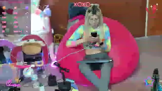 Snapshot of Skinygirl chatting on 07/30/26, 01:15 Skinygirl online show from 07/30/26, 01:15