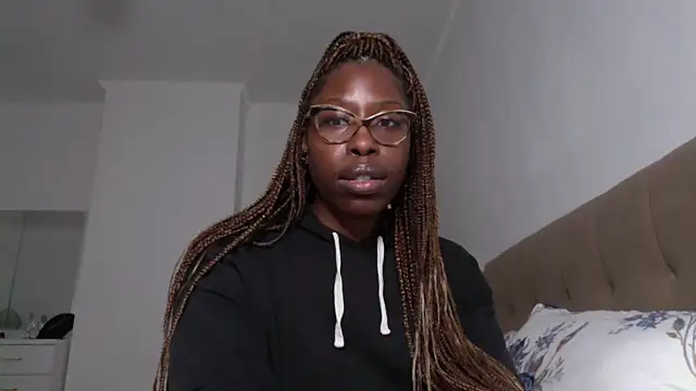 Snapshot of MadamIndigo chatting on 12/21/24, 05:29 MadamIndigo online show from 12/21/24, 05:29