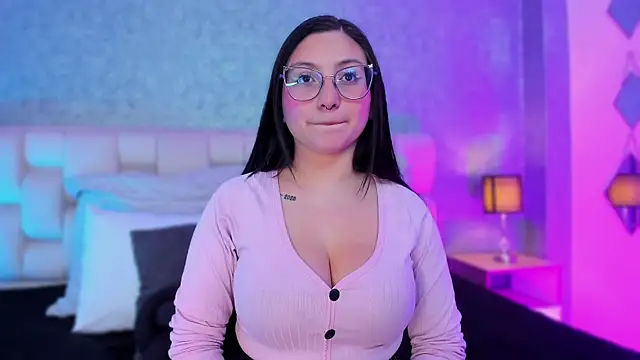 lucy neil online show from 01/27/25, 11:11