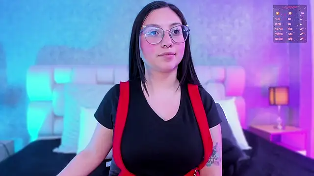 lucy neil online show from 01/31/25, 07:08