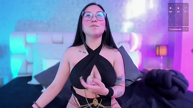 lucy neil online show from 01/31/25, 10:10