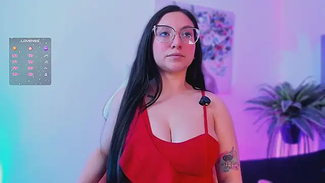 lucy neil online show from 12/14/25, 02:39