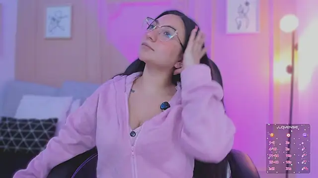 lucy neil online show from 02/20/26, 02:41