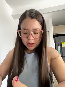 Lucyklein2022 online show from 12/15/24, 06:15