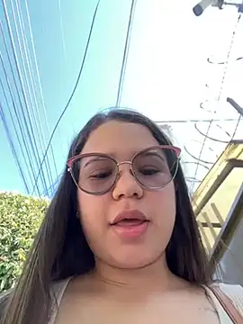 Lucyklein2022 online show from 12/31/24, 01:52