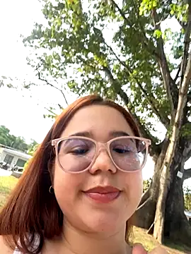 Lucyklein2022 online show from 10/02/25, 09:11