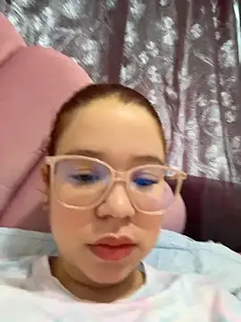 Lucyklein2022 online show from 03/13/26, 02:23