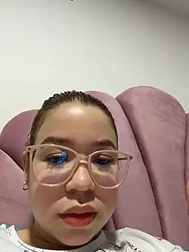 Lucyklein2022 online show from 03/20/26, 11:42