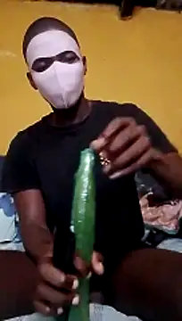 Snapshot of LULE37587001 chatting on 02/15/26, 04:42 LULE37587001 online show from 02/15/26, 04:42