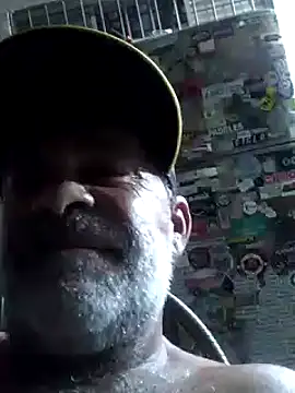 Snapshot of Peludo173317 chatting on 02/23/25, 10:20 Peludo173317 online show from 02/23/25, 10:20