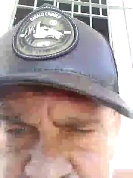 Snapshot of Peludo173317 chatting on 02/25/25, 01:06 Peludo173317 online show from 02/25/25, 01:06