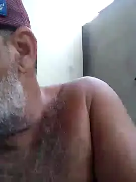 Snapshot of Peludo173317 chatting on 03/17/25, 01:39 Peludo173317 online show from 03/17/25, 01:39