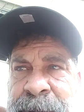 Snapshot of Peludo173317 chatting on 11/04/25, 01:43 Peludo173317 online show from 11/04/25, 01:43