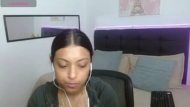 Snapshot of vaness_weet chatting on 07/16/26, 06:58 vaness weet online show from 07/16/26, 06:58