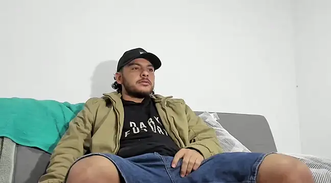 Snapshot of tuyo1995 chatting on 03/12/25, 03:57 tuyo1995 online show from 03/12/25, 03:57