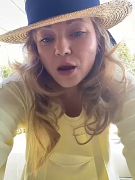 Lady  Maria online show from 04/16/26, 10:27