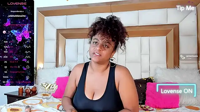 Snapshot of BellaKarla chatting on 12/06/24, 11:47 BellaKarla online show from 12/06/24, 11:47