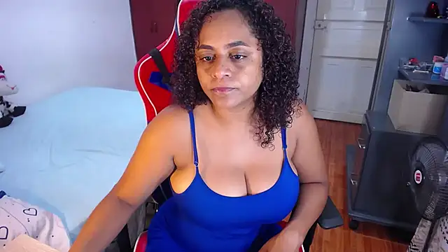 BellaKarla online show from 03/08/26, 12:30