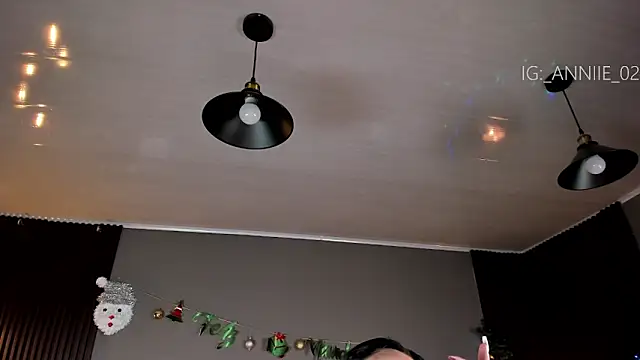 Snapshot of annie_barozzi chatting on 12/24/24, 01:39 annie barozzi online show from 12/24/24, 01:39