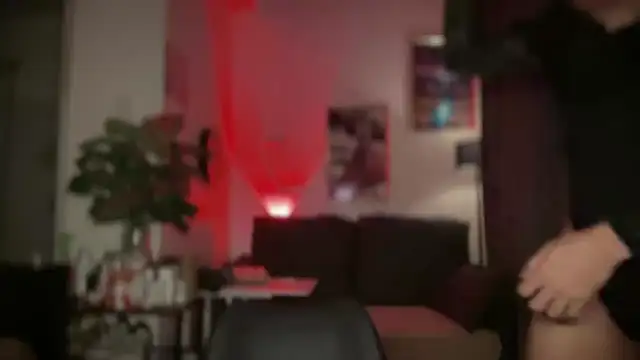 Bella Gordon online show from 12/18/25, 08:26