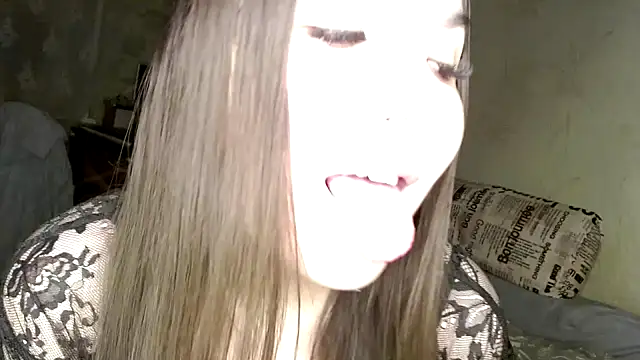 Var Kiss online show from 03/08/25, 03:24