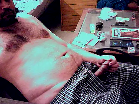 Snapshot of aksxi1 chatting on 11/21/25, 01:43 aksxi1 online show from 11/21/25, 01:43