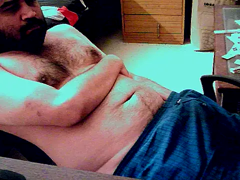 Snapshot of aksxi1 chatting on 12/17/25, 09:54 aksxi1 online show from 12/17/25, 09:54