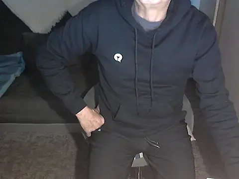 Snapshot of kiam471 chatting on 11/05/25, 06:52 kiam471 online show from 11/05/25, 06:52