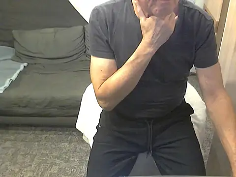 Snapshot of kiam471 chatting on 11/18/25, 11:26 kiam471 online show from 11/18/25, 11:26