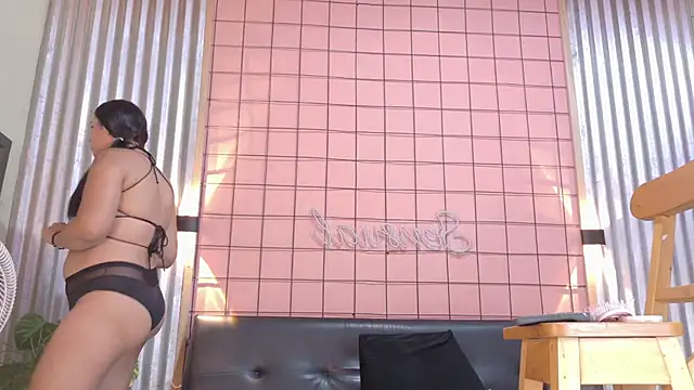 mensia hernandz online show from 11/27/25, 01:35