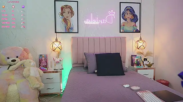 dani parker  online show from 04/04/26, 07:00