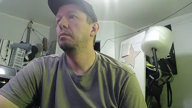 Snapshot of anon_1962 chatting on 11/04/25, 05:56 anon 1962 online show from 11/04/25, 05:56