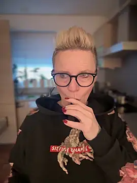 German Milf online show from 01/21/25, 09:46