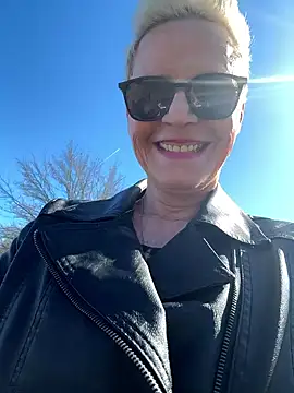 German Milf online show from 03/19/25, 12:56