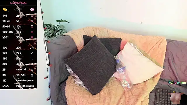 Snapshot of abigail_luna chatting on 11/11/25, 07:14 abigail luna online show from 11/11/25, 07:14