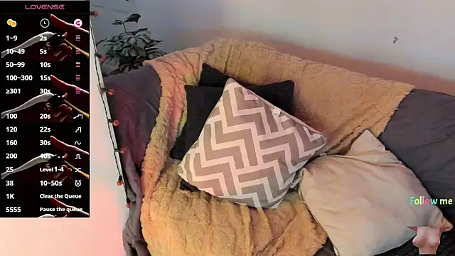 Snapshot of abigail_luna chatting on 11/14/25, 04:44 abigail luna online show from 11/14/25, 04:44