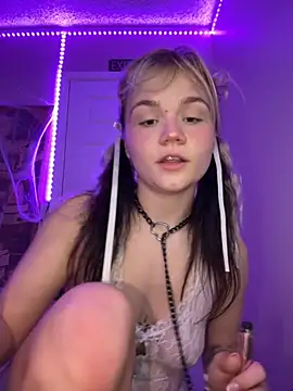 Snapshot of Cutiepiespanks chatting on 11/07/25, 09:37 Cutiepiespanks online show from 11/07/25, 09:37