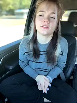 Snapshot of Cutiepiespanks chatting on 11/29/25, 06:22 Cutiepiespanks online show from 11/29/25, 06:22